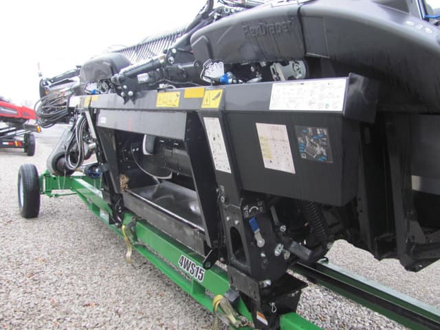 Image of MacDon FD235 equipment image 3