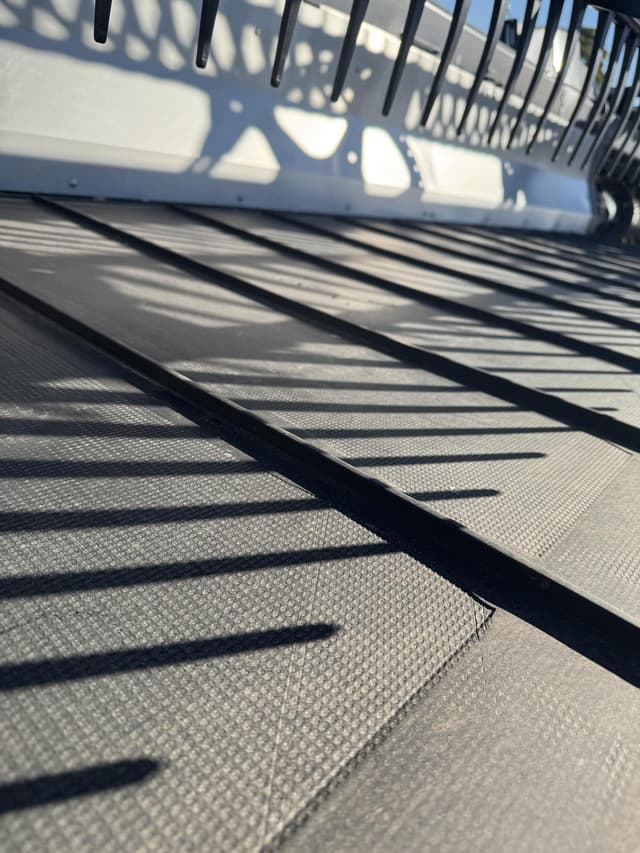 Image of MacDon FD240 equipment image 3