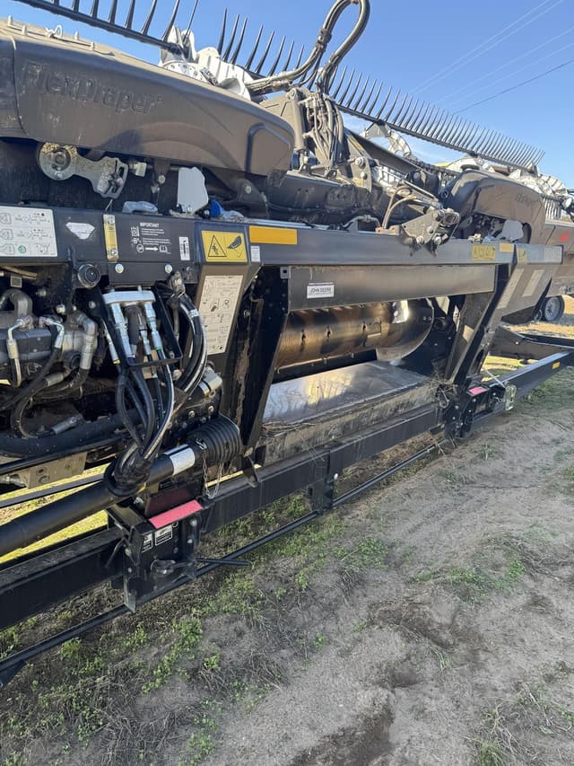 Image of MacDon FD240 equipment image 2