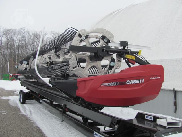 Image of MacDon FD240 equipment image 1