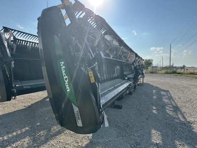 Image of MacDon FD240 equipment image 2