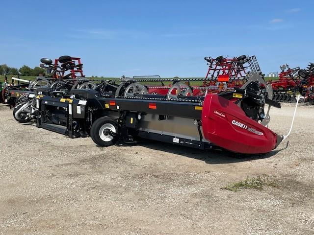 Image of MacDon FD240 equipment image 4