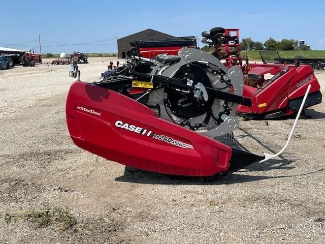 Image of MacDon FD240 equipment image 2