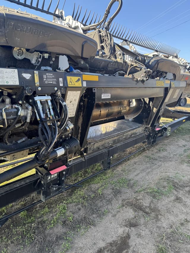 Image of MacDon FD240 equipment image 2
