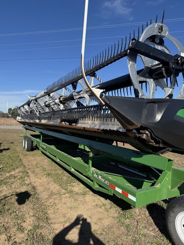 Image of MacDon FD240 equipment image 3