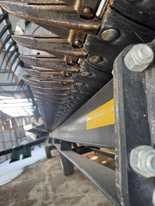 Image of MacDon FD240 equipment image 1