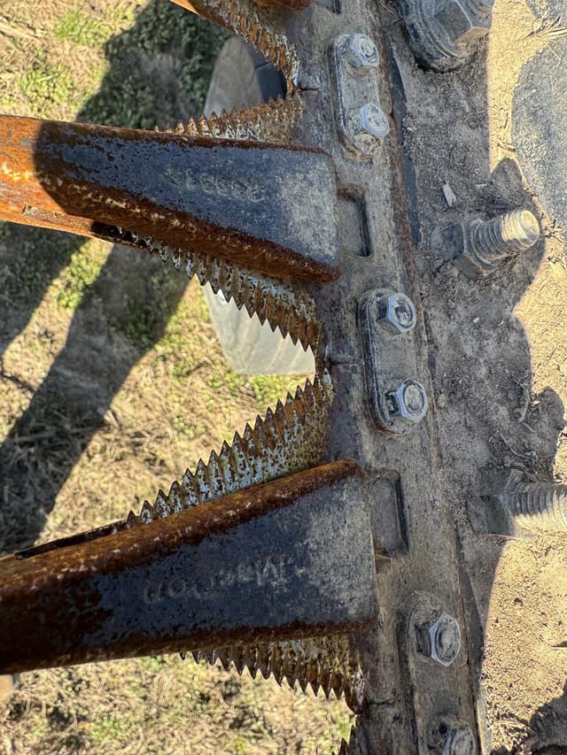 Image of MacDon FD240 equipment image 4