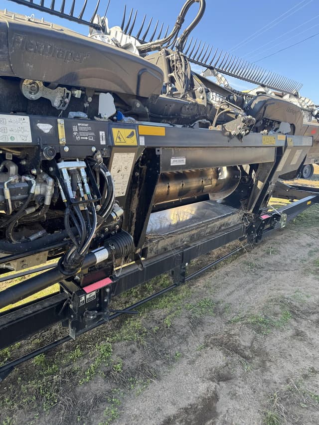 Image of MacDon FD240 equipment image 2