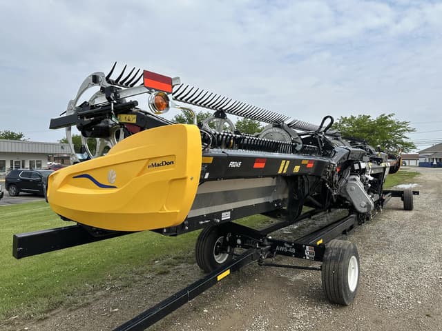 Image of MacDon FD245 equipment image 4