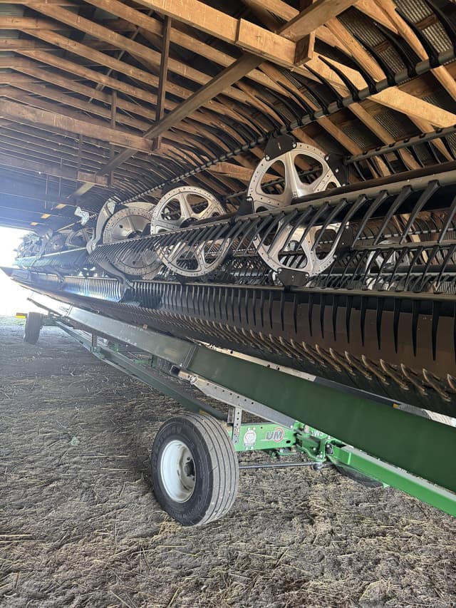 Image of MacDon FD250 equipment image 2