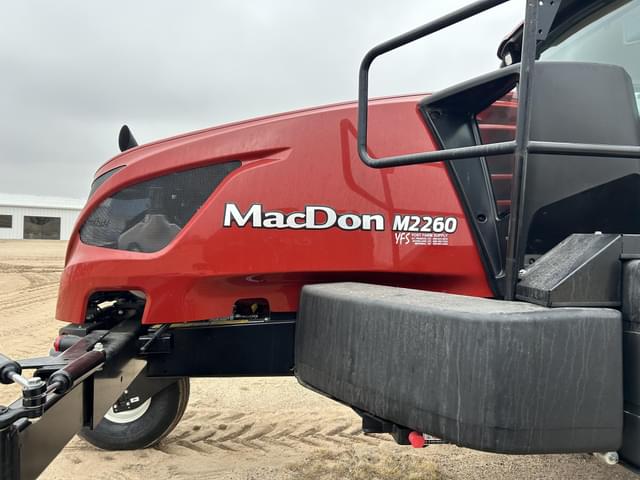 Image of MacDon M2260 equipment image 2