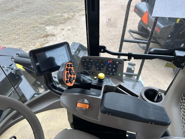 Image of MacDon M2260 equipment image 4