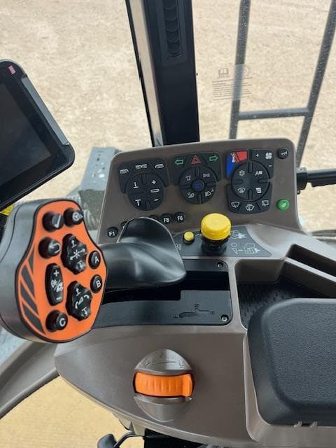 Image of MacDon M2260 equipment image 2