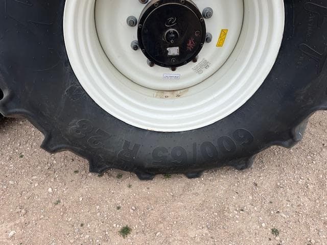 Image of MacDon M2260 equipment image 4