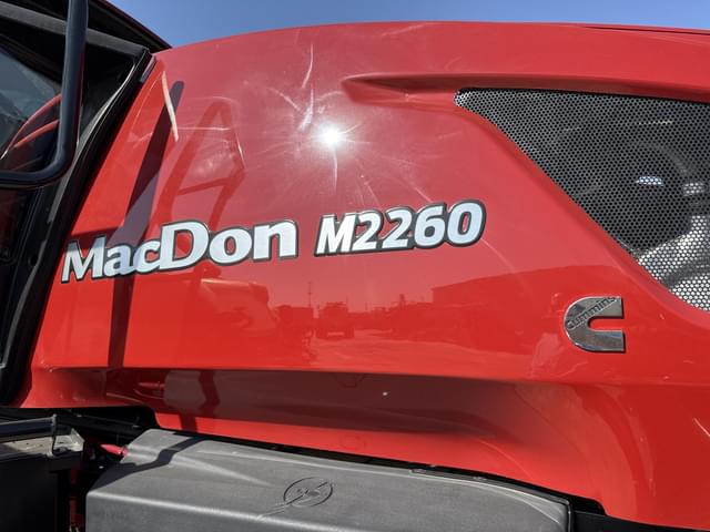 Image of MacDon M2260 equipment image 3