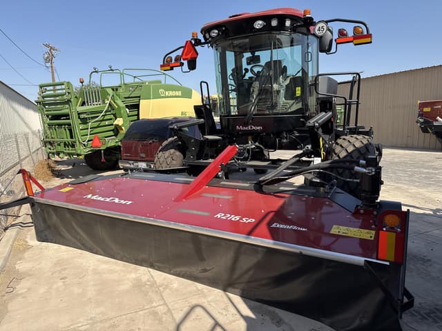 Image of MacDon M2260 equipment image 1