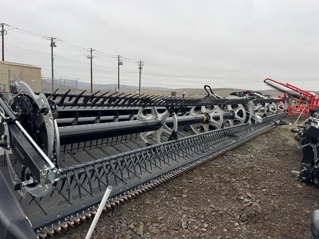 Image of MacDon FD240 Image 1