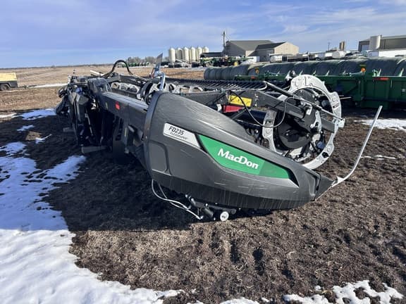 Image of MacDon FD235 equipment image 2