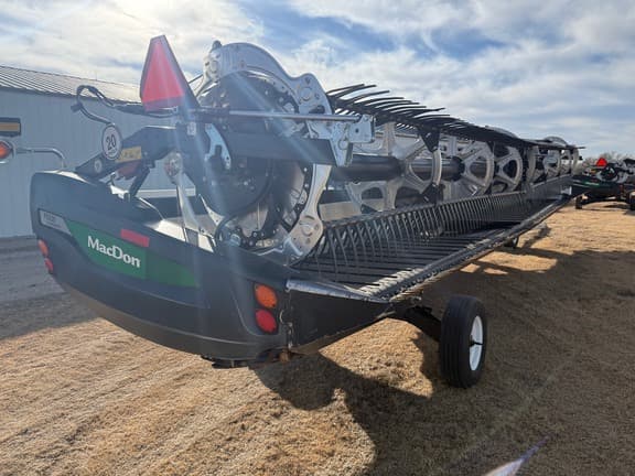 Image of MacDon FD235 equipment image 2