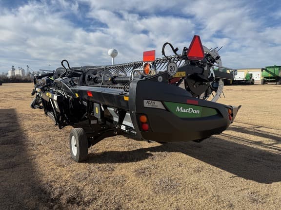 Image of MacDon FD235 equipment image 1