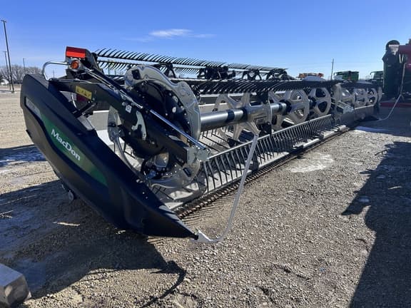 Image of MacDon FD235 equipment image 2