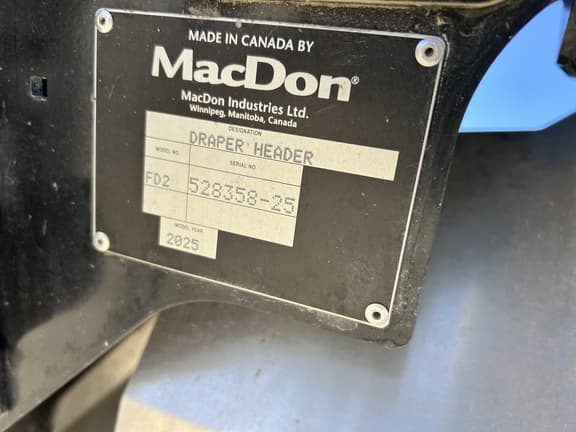 Image of MacDon FD235 equipment image 3