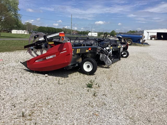 Image of MacDon FD235 equipment image 4