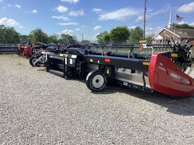 Image of MacDon FD235 equipment image 2