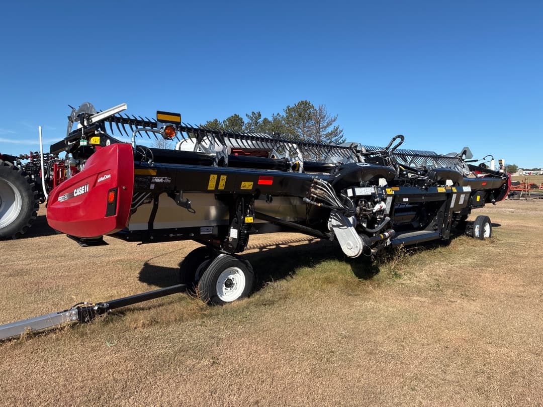 Image of MacDon FD235 Image 0