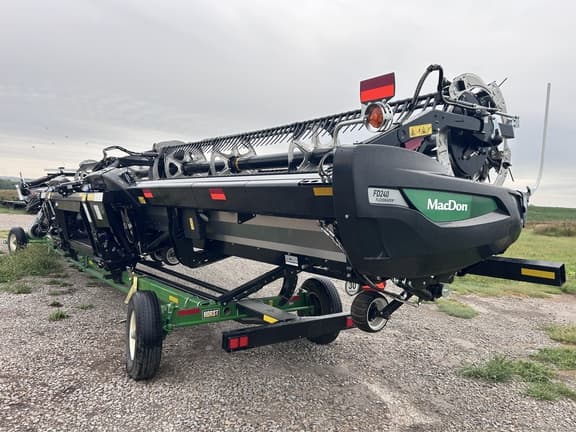 Image of MacDon FD240 equipment image 2