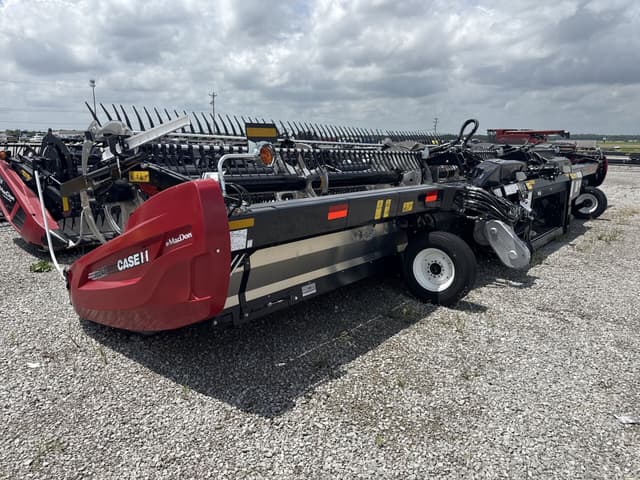Image of MacDon FD240 equipment image 3