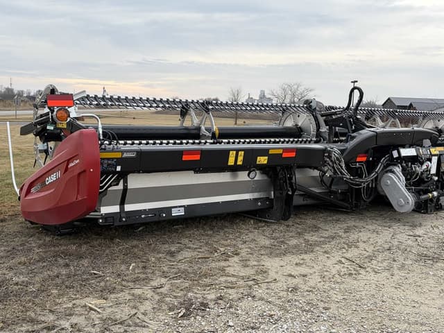 Image of MacDon FD245 equipment image 2