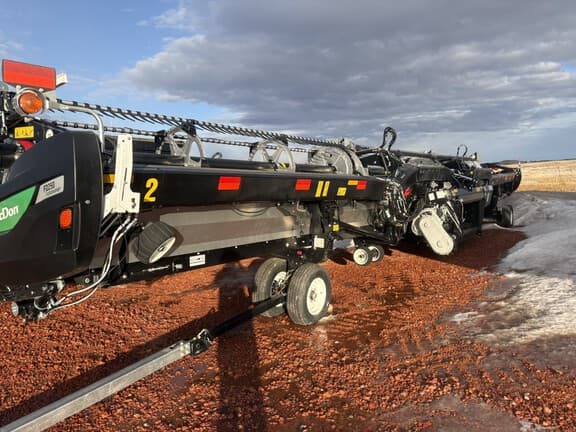 Image of MacDon FD250 equipment image 2