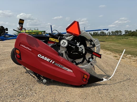 2025 MacDon FD250 Plus Equipment Image0