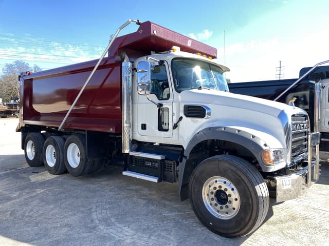 Image of Mack GR64F equipment image 3