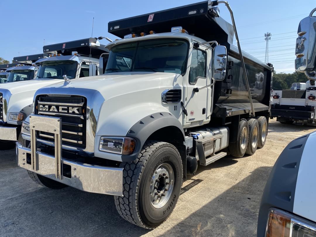 Image of Mack GR64F Primary image