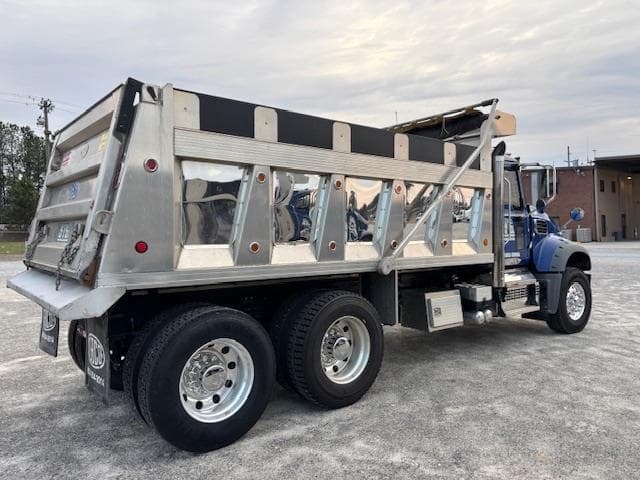 Image of Mack Granite 64FR equipment image 3