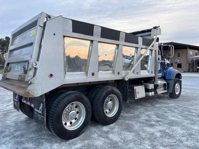 Image of Mack Granite 64FR equipment image 3