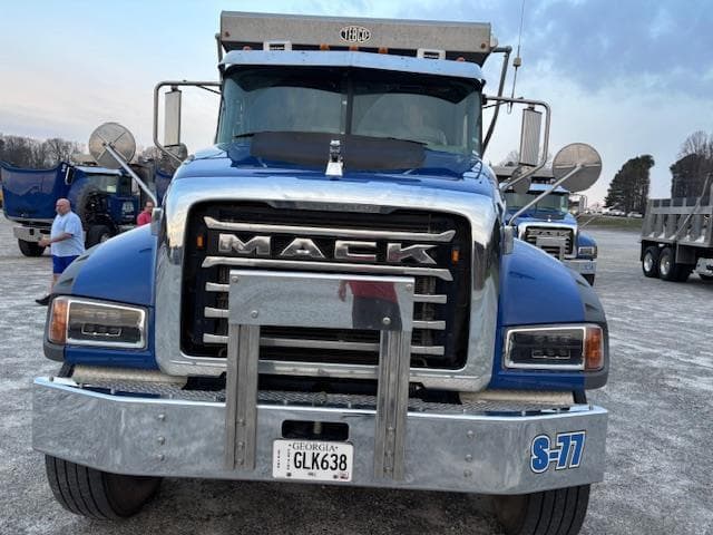 Image of Mack Granite 64FR equipment image 1