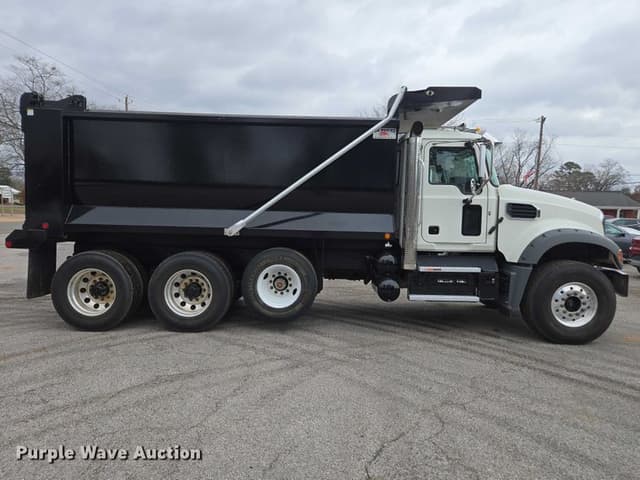 Image of Mack Granite equipment image 3