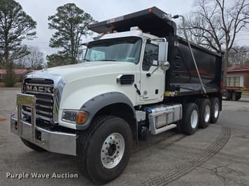 Main image Mack Granite