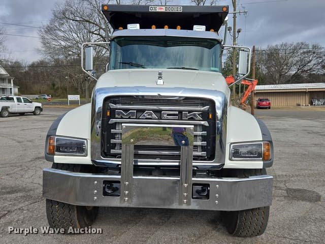 Image of Mack Granite equipment image 1