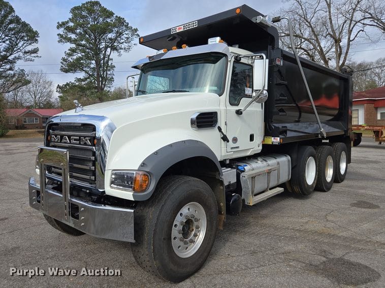 2025 Mack Granite Equipment Image0