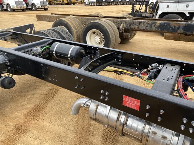 Image of Mack MD6 equipment image 4