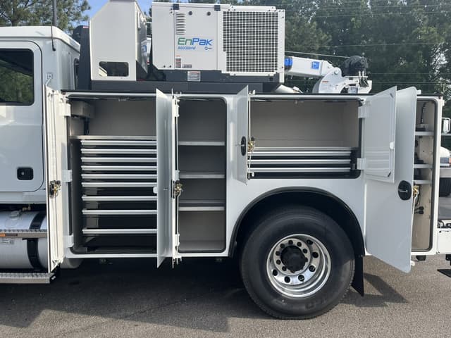 Image of Mack MD642 equipment image 1