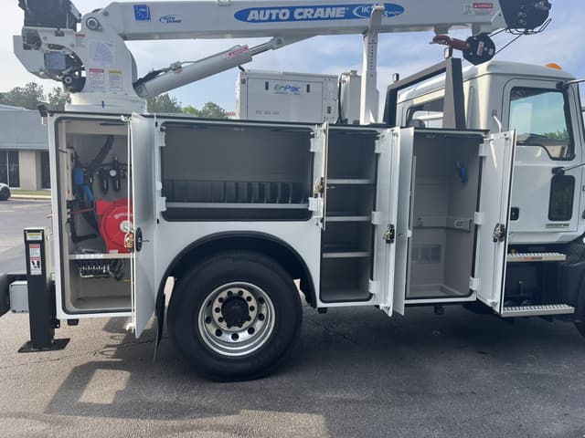 Image of Mack MD642 equipment image 4