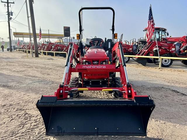 Image of Mahindra 1120 HST equipment image 2