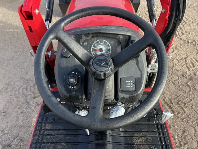 Image of Mahindra 1120 HST equipment image 4