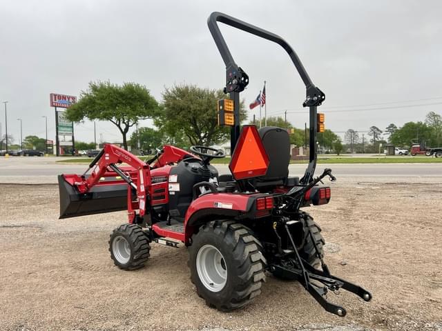 Image of Mahindra 1120 HST equipment image 3