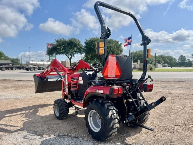 Image of Mahindra 1120 HST equipment image 3